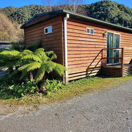 Queenstown Copper Country Cabins Exterior photo